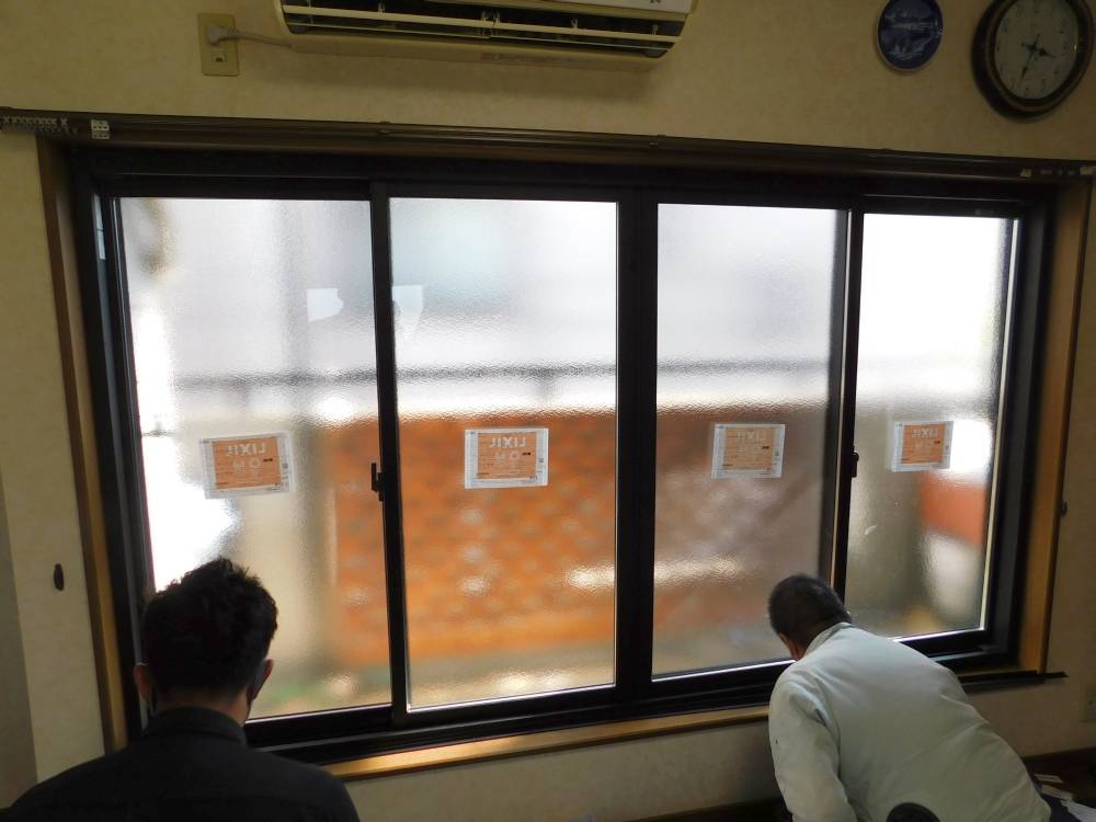 窓ドア京橋駅前店の動かなくなった窓を交換の施工後の写真2