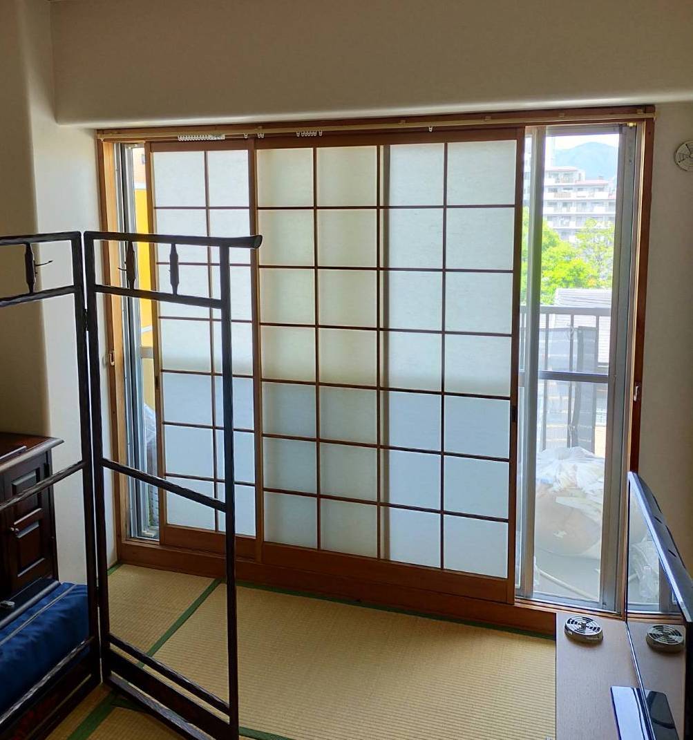 窓ドア京橋駅前店の和障子風の内窓で断熱性アップ（京都市）の施工前の写真2