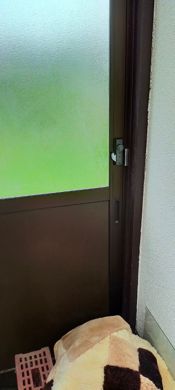 高槻市内  補助錠取付 窓ドア京橋駅前店のブログ メイン写真