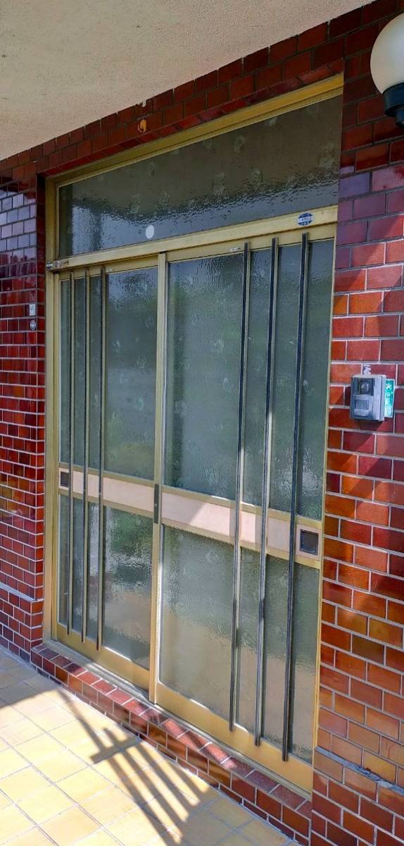 窓ドア京橋駅前店のリシェント引戸に交換（守口市）の施工前の写真1