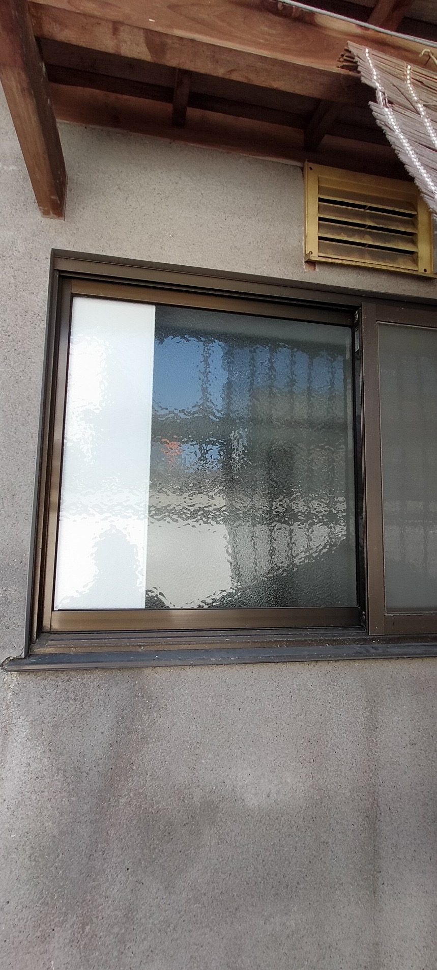 リフォーム中にガラスを割ってしまいました。 窓ドア京橋駅前店のブログ メイン写真