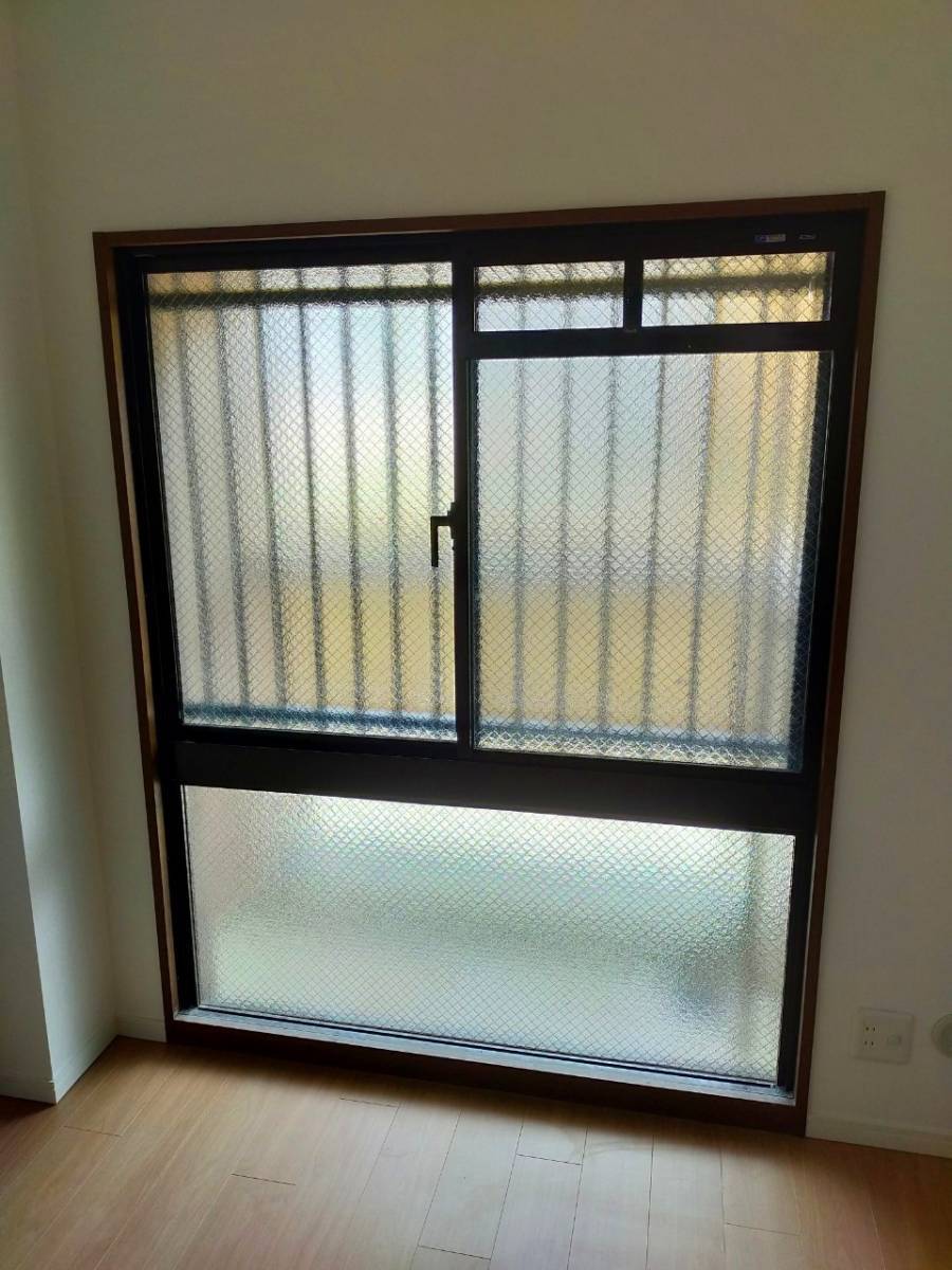 窓ドア京橋駅前店のマンションの気密性アップ（豊中市）の施工前の写真1