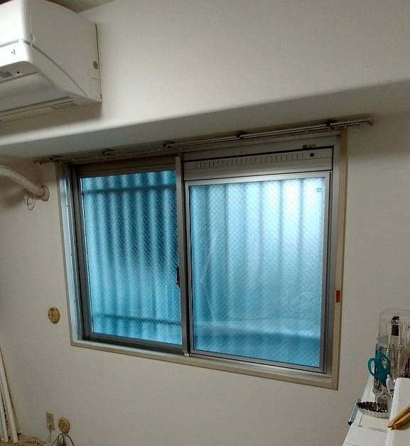 窓ドア京橋駅前店の二重窓（内窓）の断熱性能の施工前の写真1