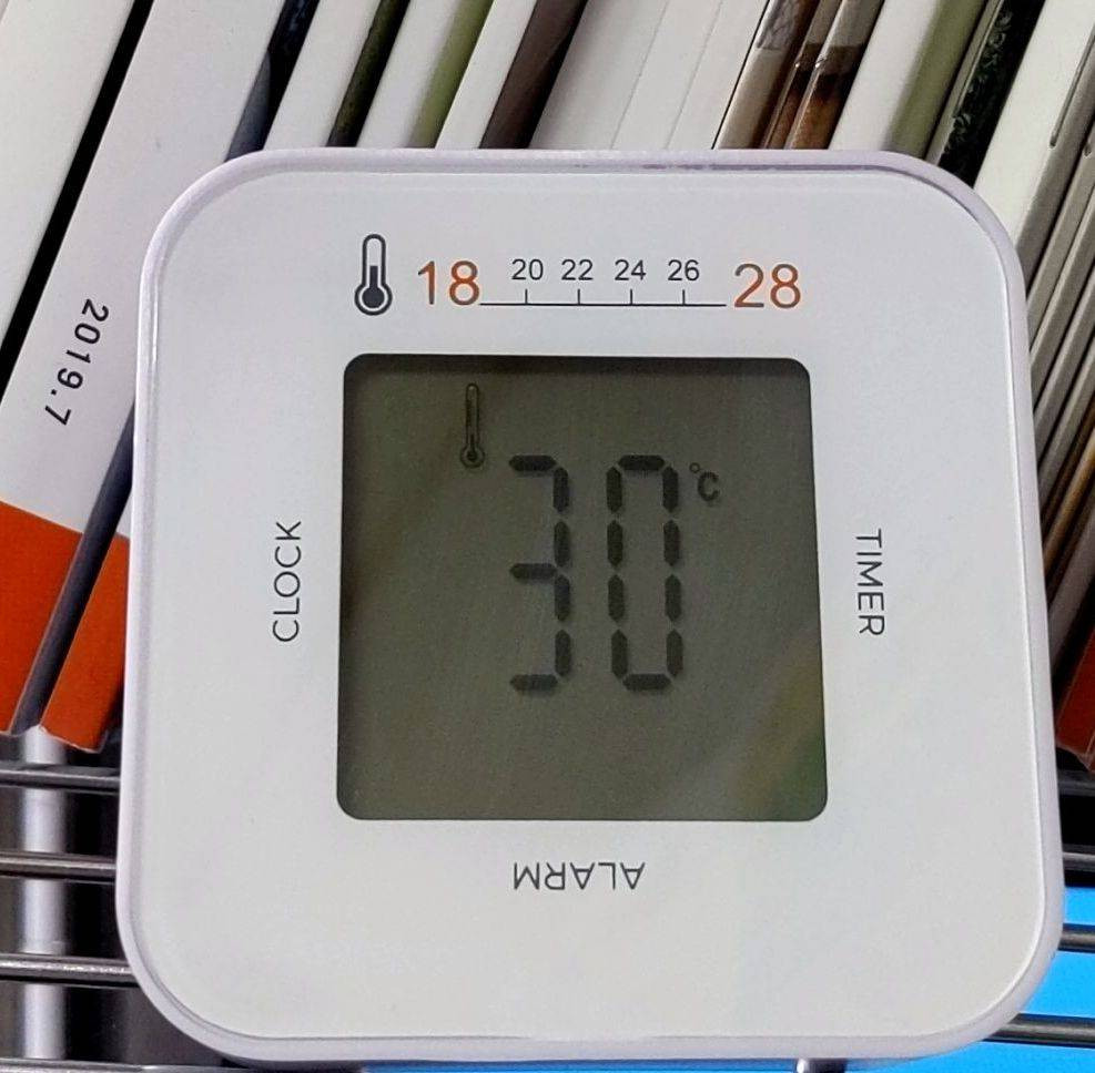 朝イチ、店内は湿度→30度❕環境省が推奨する28度は、エアコンの設定温度ではなく、室内温度の目安だそうです。 窓ドア京橋駅前店のブログ メイン写真