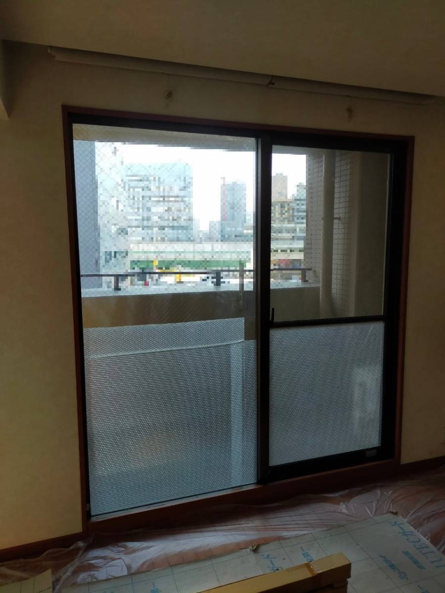 窓ドア京橋駅前店の大阪市　3回目の本日は、セカンド・リビングに二重窓・インプラスを取り付け。の施工前の写真2