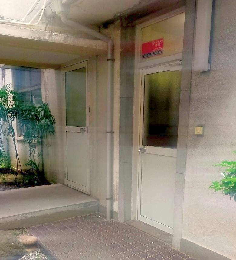 窓ドア京橋駅前店の病院裏口ドアを交換（大阪市中央区）の施工後の写真2