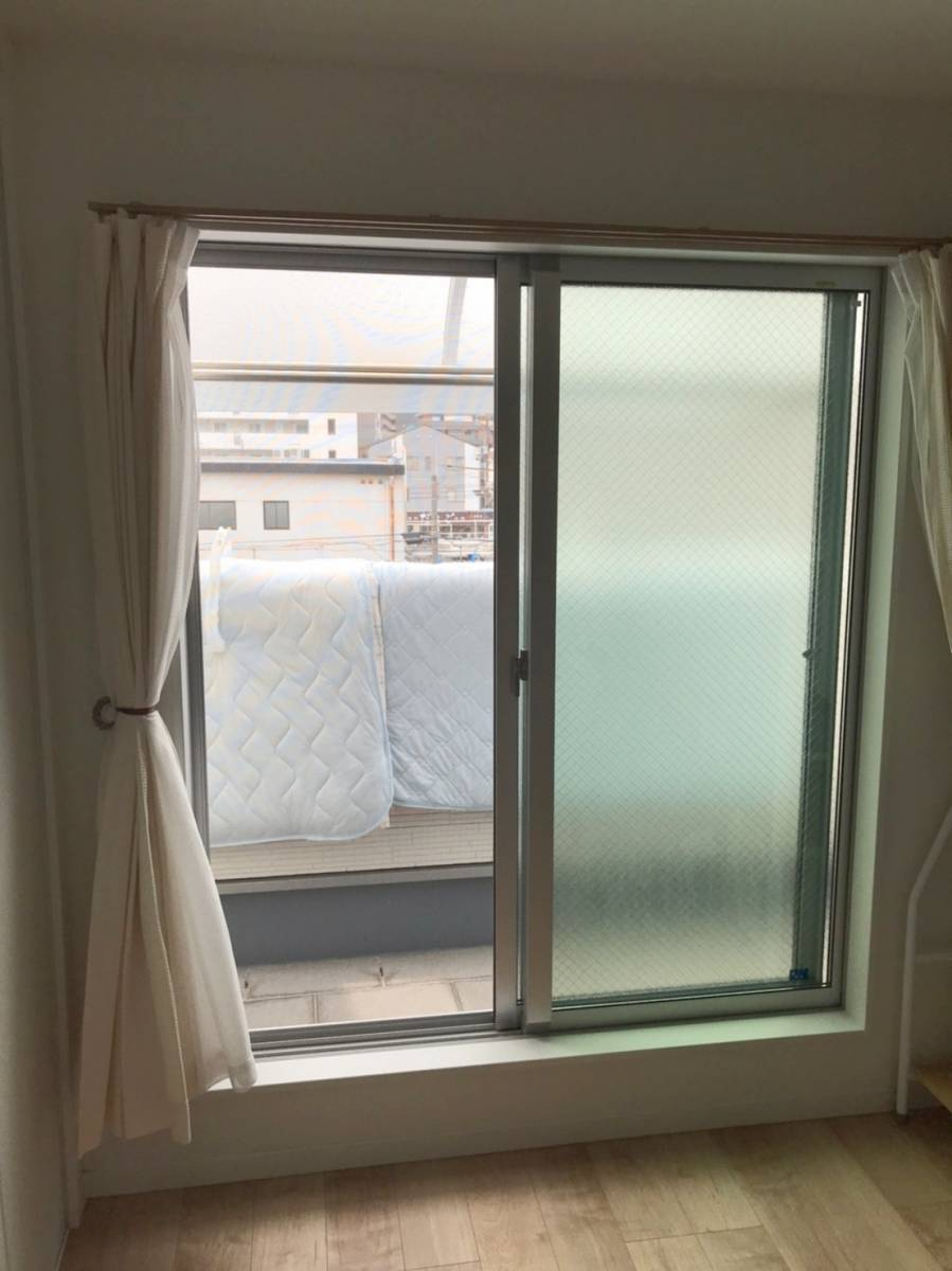 窓ドア京橋駅前店の補助金利用で人気のインプラス設置（大阪市）の施工前の写真3