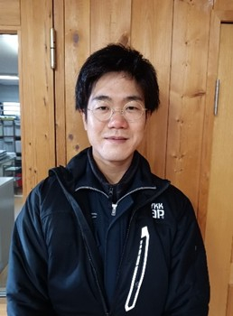 山本　耕司の写真