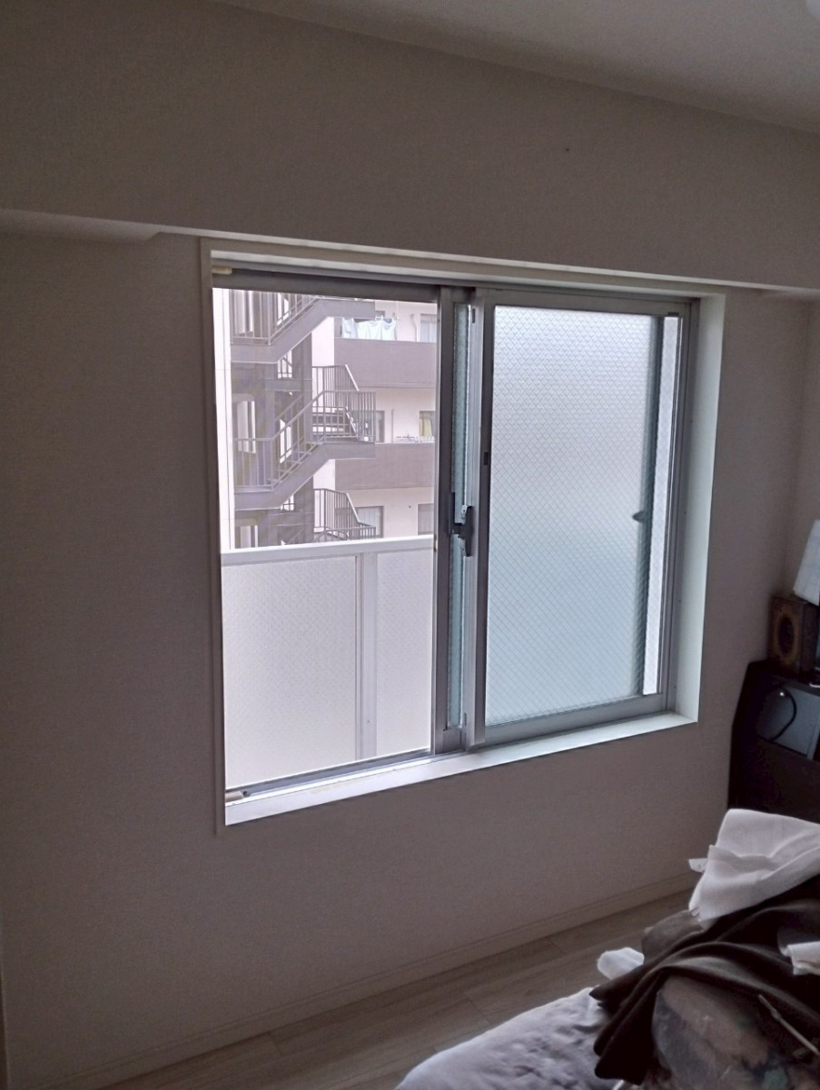 窓ドア京橋駅前店の大阪市住宅省エネ改修促進事業を活用した内窓設置工事の施工前の写真1