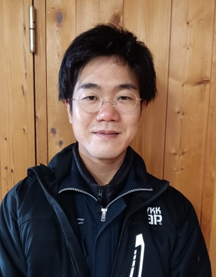 山本　耕司の写真